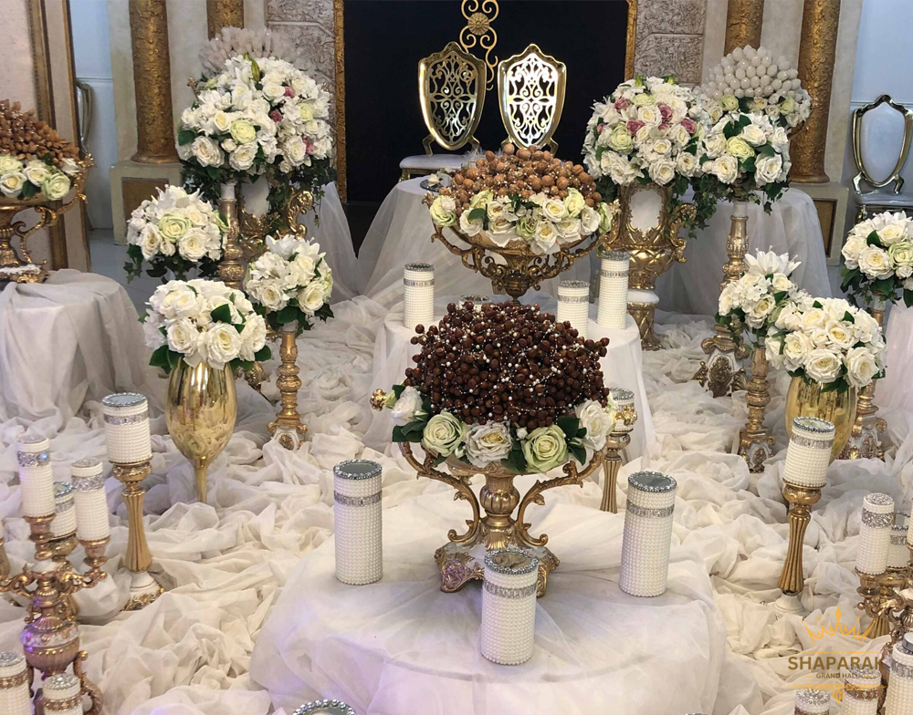 در این گالری تصاویر از تالار شاپرک رشت عکس های سفره عقد های شیک و لاکچری مدل 1404 را با شما به اشتراک گذاشته ایم تا انتهای این مطلب با ما همراه باشید